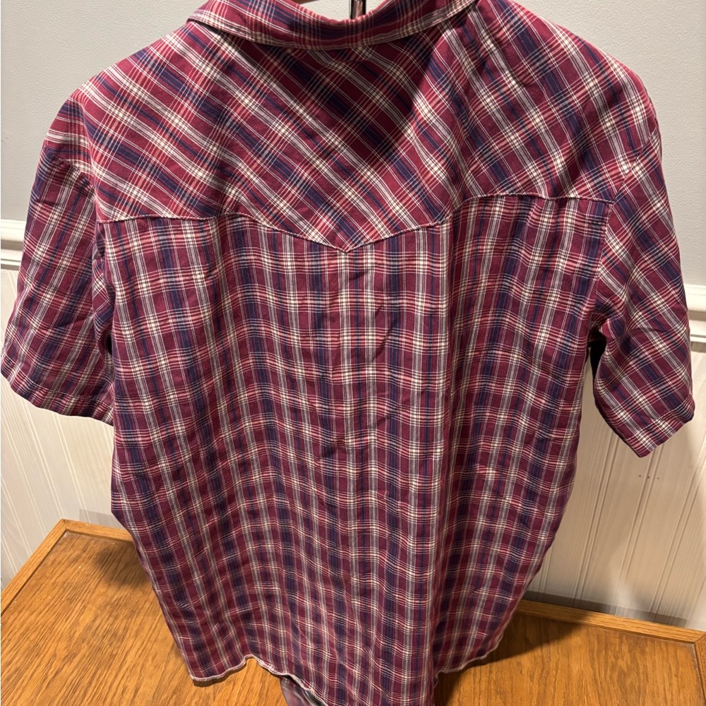Vintage Wrangler Pearl Snap Shirt
Burgundy Stripe
Medium or Large (tag is worn)